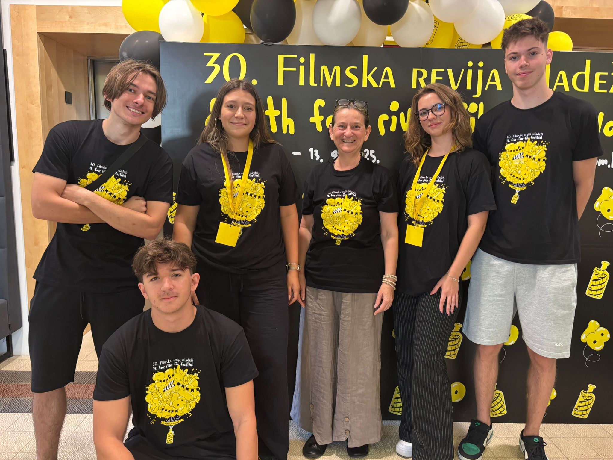 Od ukupno 1622 prijave iz 94 zemlje odabrano je samo 64 filma za festival, a čak četiri su napravili naši medijski tehničari: