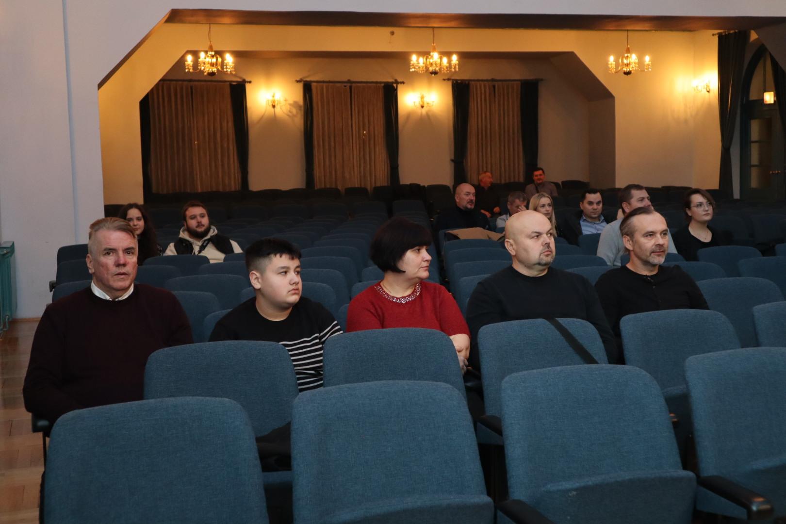 20000101000042-img-7538