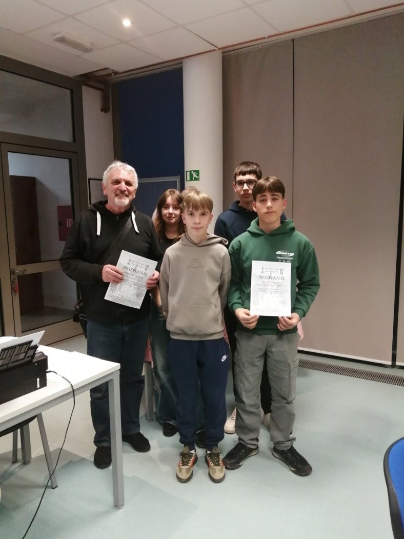 Učenice potvrdile dominaciju u šahu