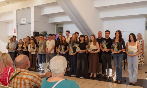 Završna svečanost podjele svjedodžbi maturantima