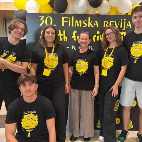 Od ukupno 1622 prijave iz 94 zemlje odabrano je samo 64 filma za festival, a čak četiri su napravili naši medijski tehničari: